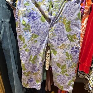 Gloria Vanderbilt Purple Floral Women's Capri Pants
